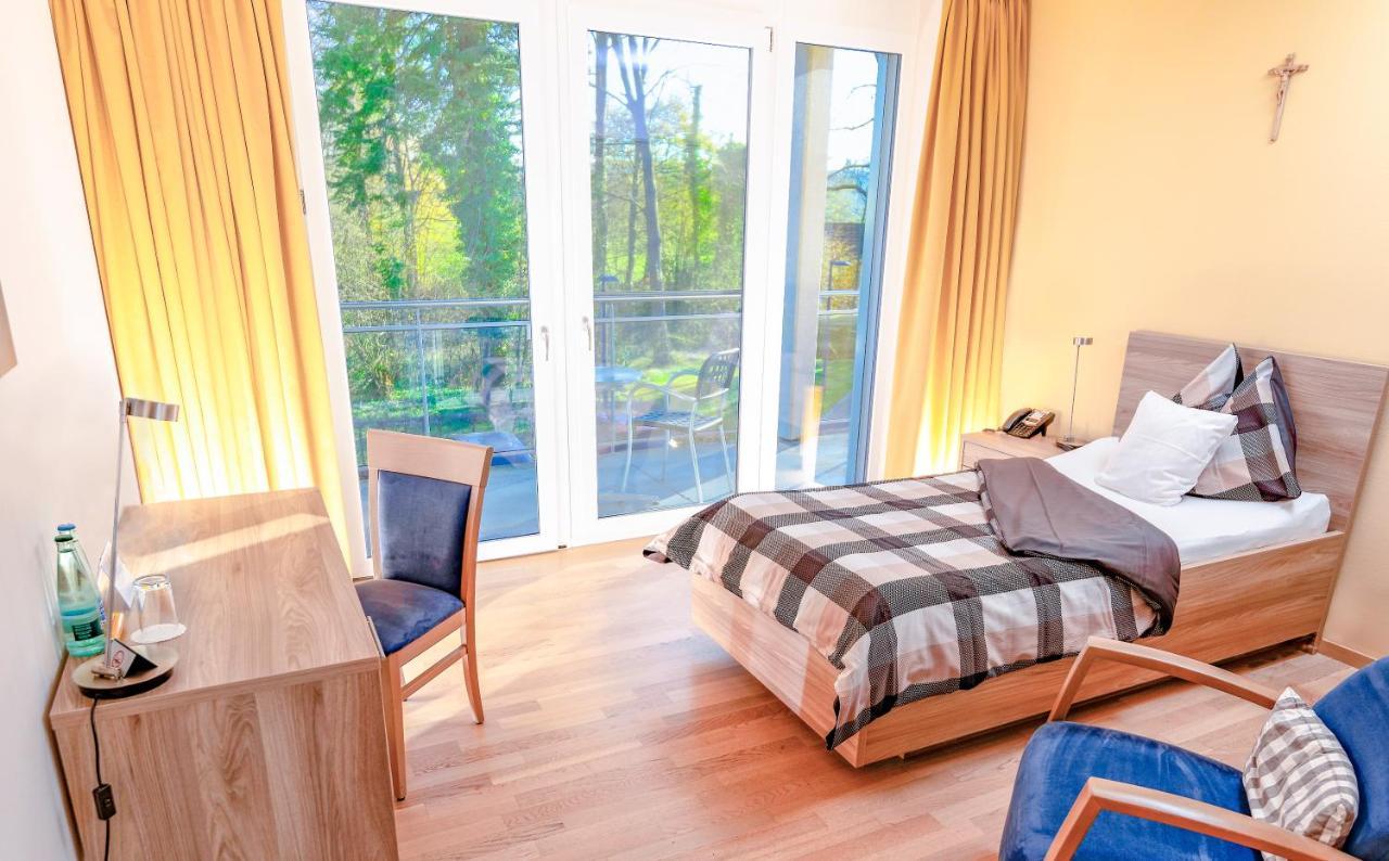 Hotel Restaurant Sokrates Güttingen Екстериор снимка