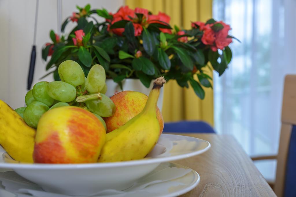 Hotel Restaurant Sokrates Güttingen Екстериор снимка