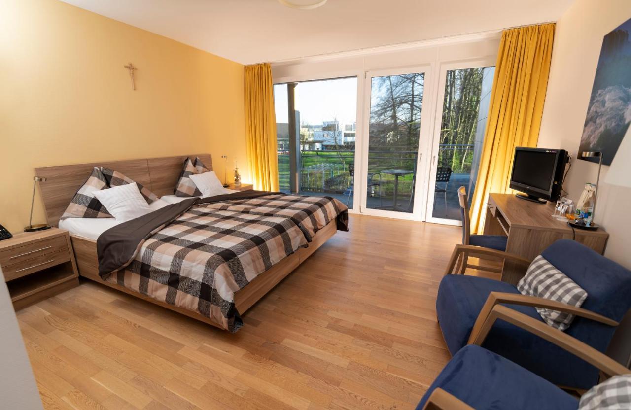 Hotel Restaurant Sokrates Güttingen Екстериор снимка